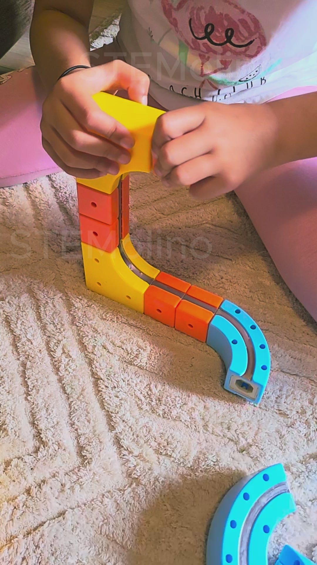 STEMolino MagnetTrain | DIY Click and Go Railway Track